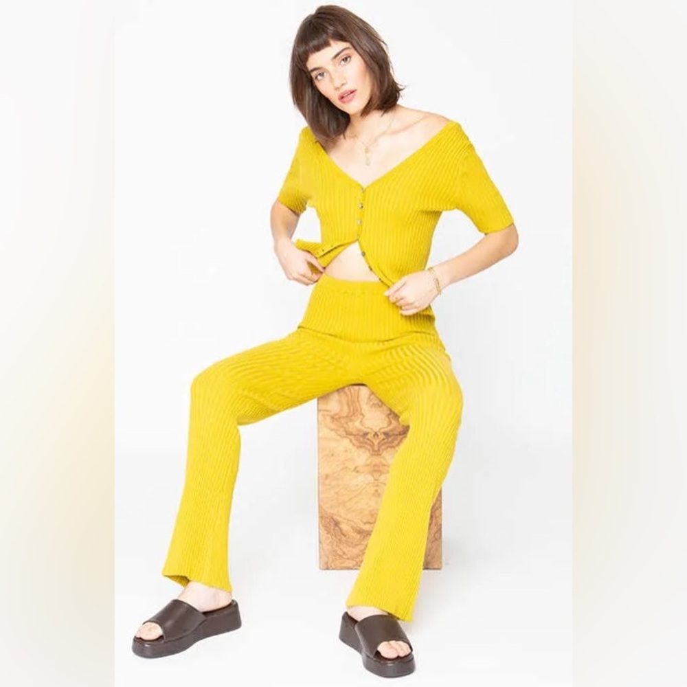 NWT Callahan Trish Pants in dandelion